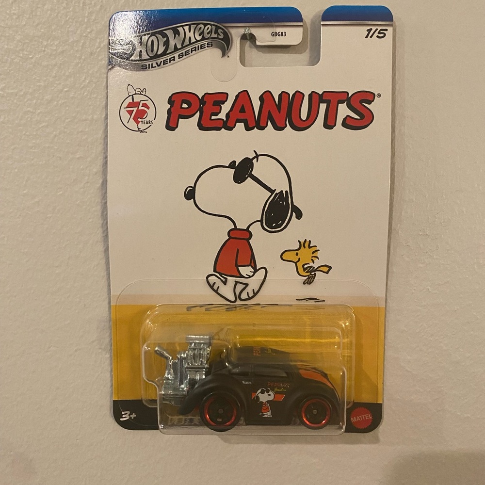 Peanuts 75 Years Hot Wheels Set